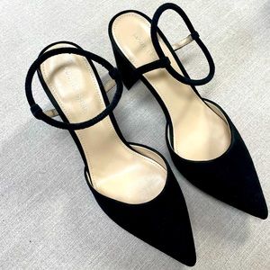 Marc Fisher heels with elastic band at ankle. Only worn a few times!!